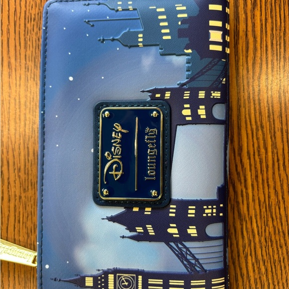 Loungefly Disney Peter Pan Second Star Flap Wallet. NWT - Picture 4 of 7